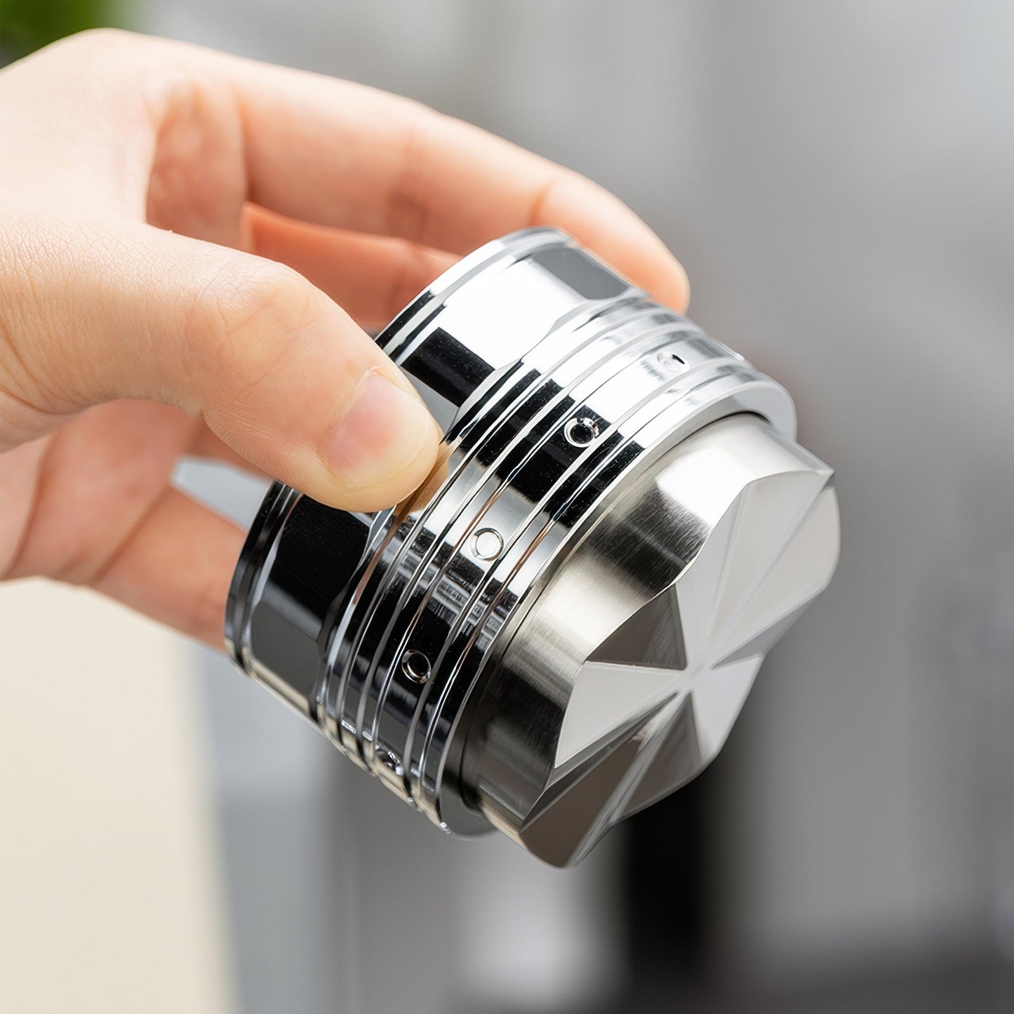 UFO Gravity Distributor - Stainless Steel Leveler