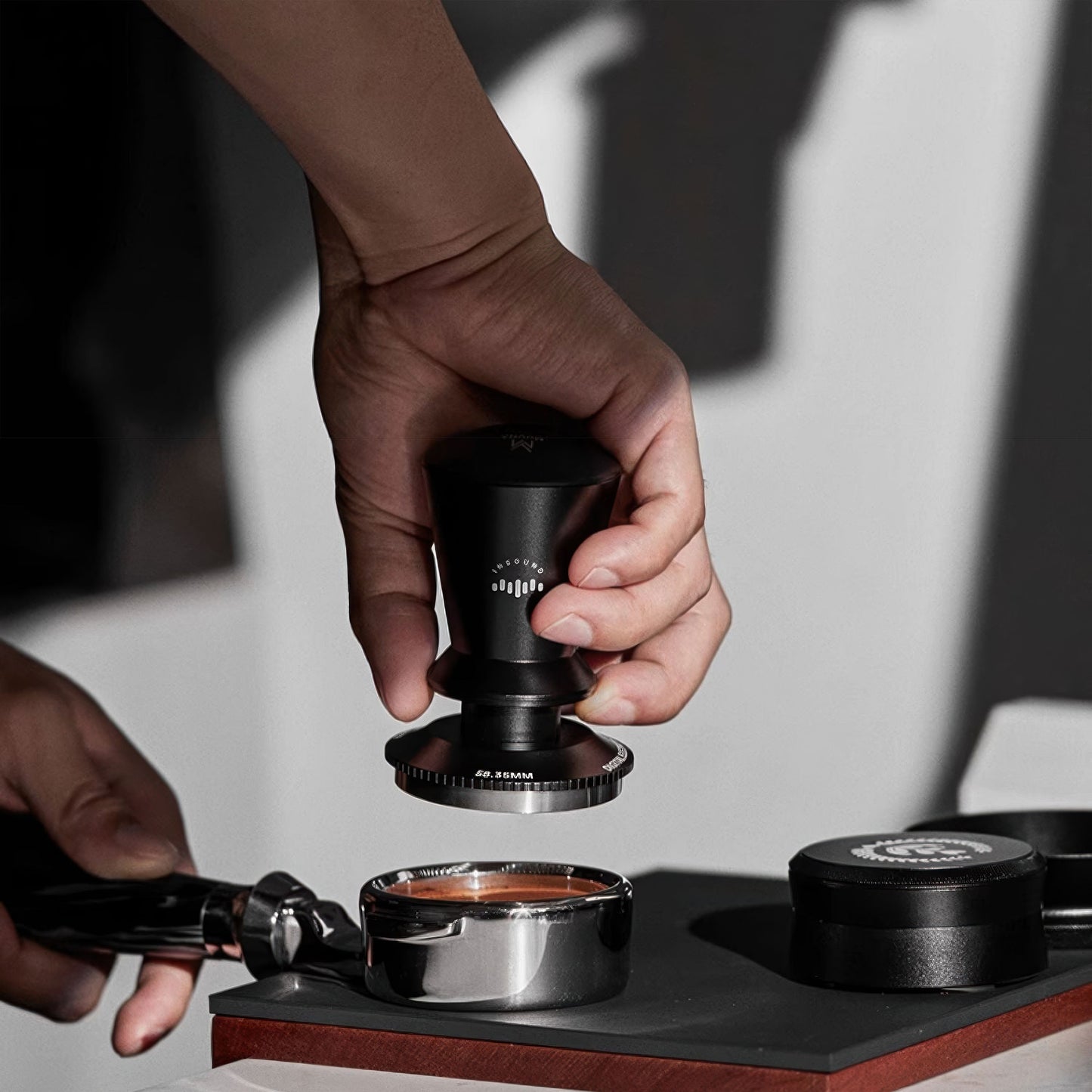 Electric Tamper with Digital Screen 58mm - MUVNA