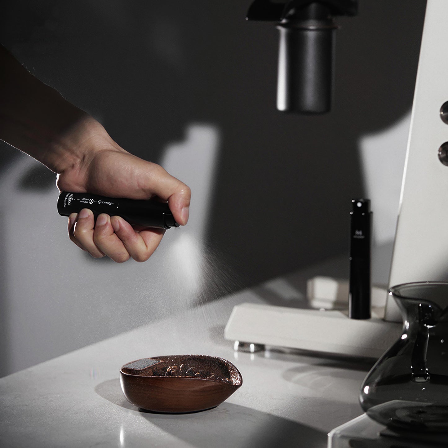 Anti-Static Coffee Grinder Spray Bottle - MUVNA